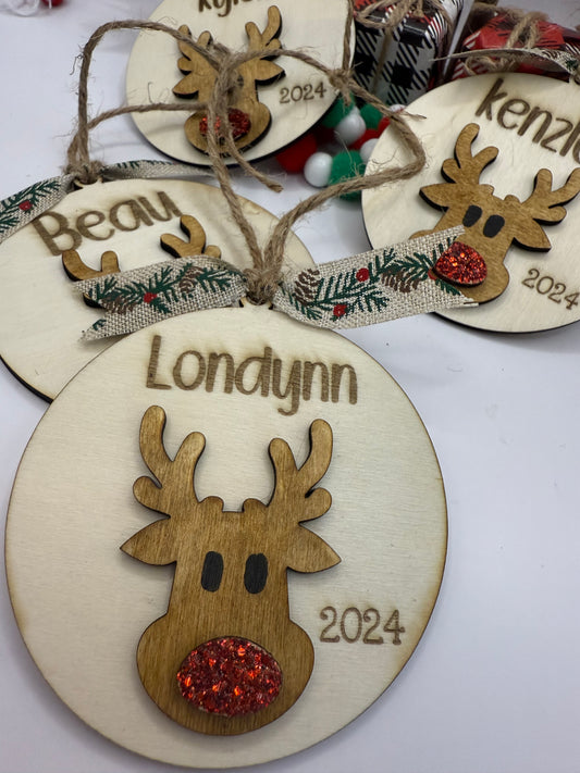 Round Reindeer Personalized Christmas ornaments